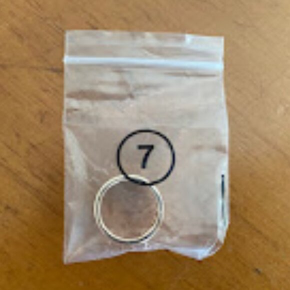 NWT! MJMAOYI Gold Crown Ring - Picture 5 of 7